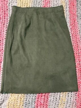 Beautiful Olive Green Women's Straight Suede Skirt